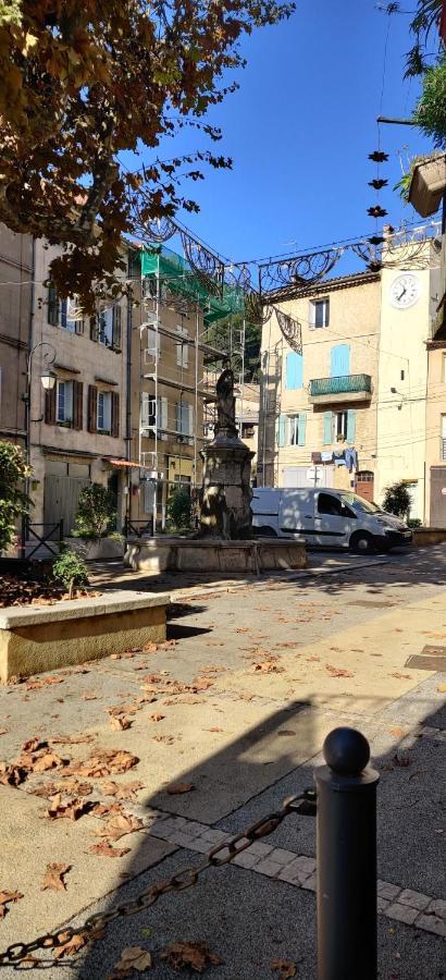 Entre Aix Et Marseille - Petite Maison A Ориоль Экстерьер фото